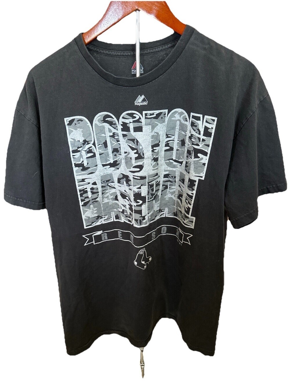 Boston Red Sox Majestic Men’s Size X-Large XL Short Sleeve T-Shirt Black Camo